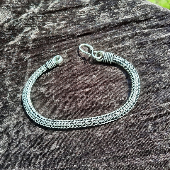 Thick Unisex Serpentine Snake Bracelet - Picture 5 of 16